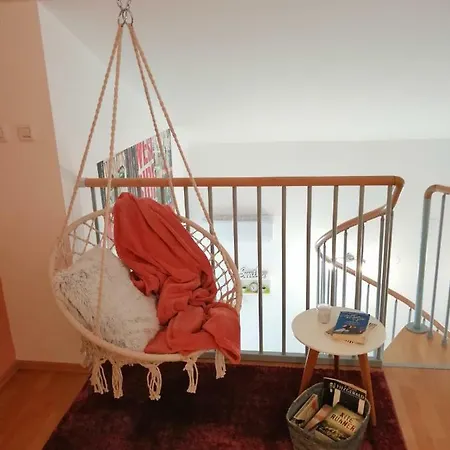 Center Penthouse - Free Parking *