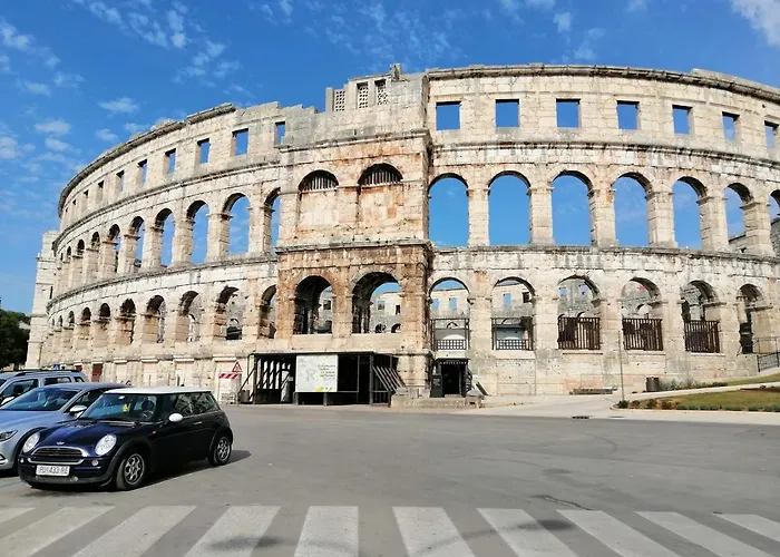 Center Penthouse 풀라