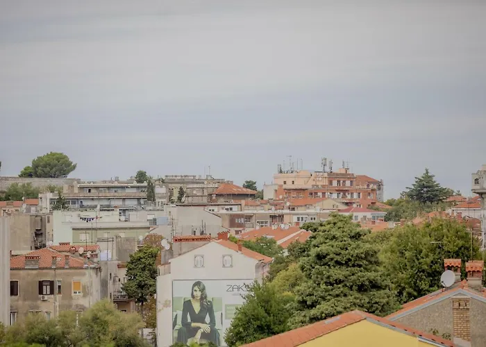 Center Penthouse 풀라